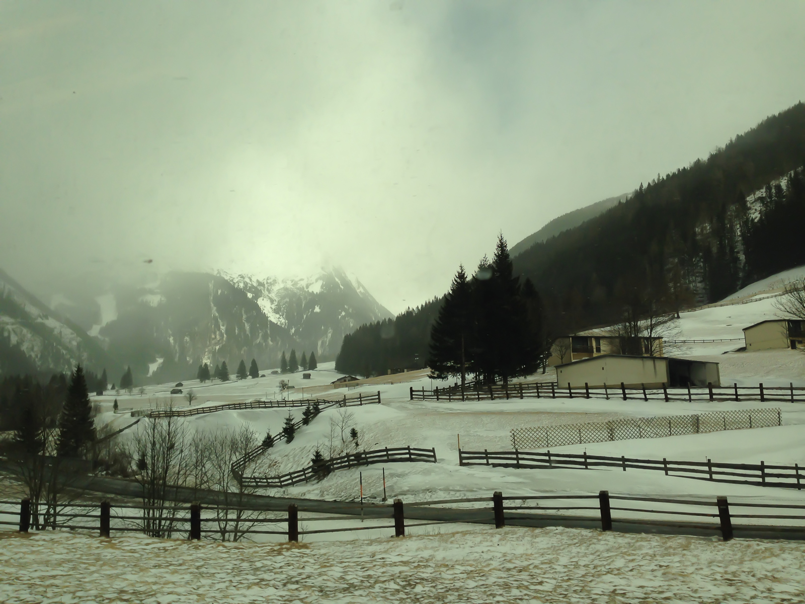 Alpen mit Schnee