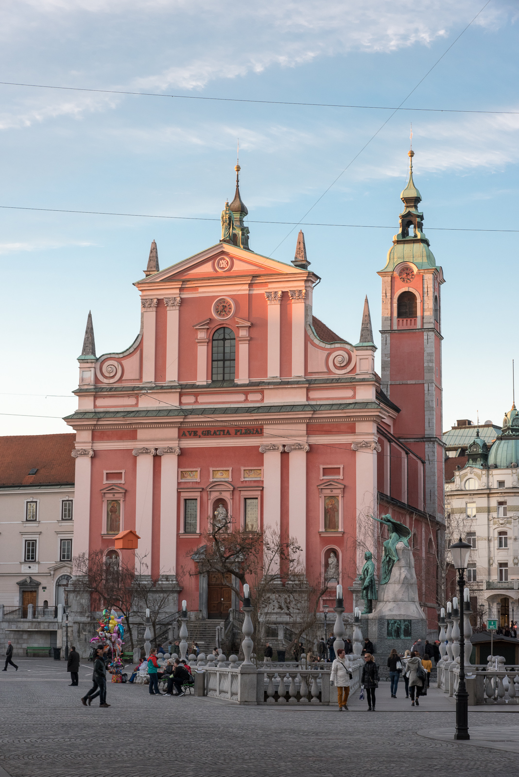 Franziskanerkirche im Abendlicht