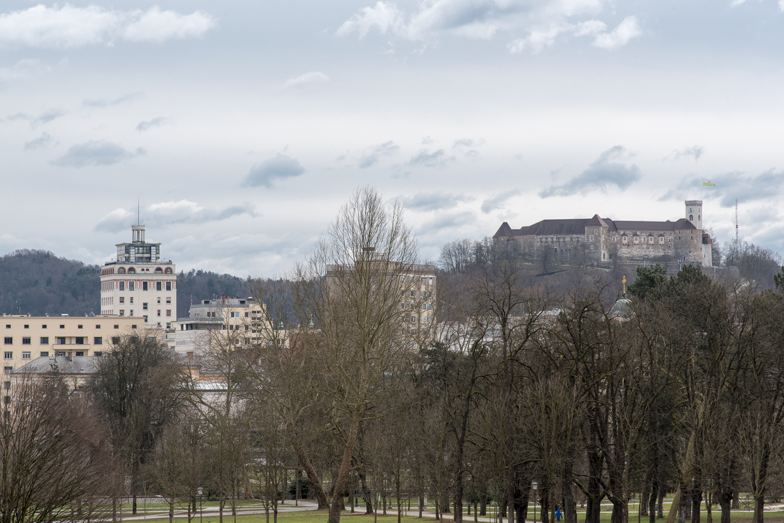 Tivoli mit Innenstadt im Hintergrund