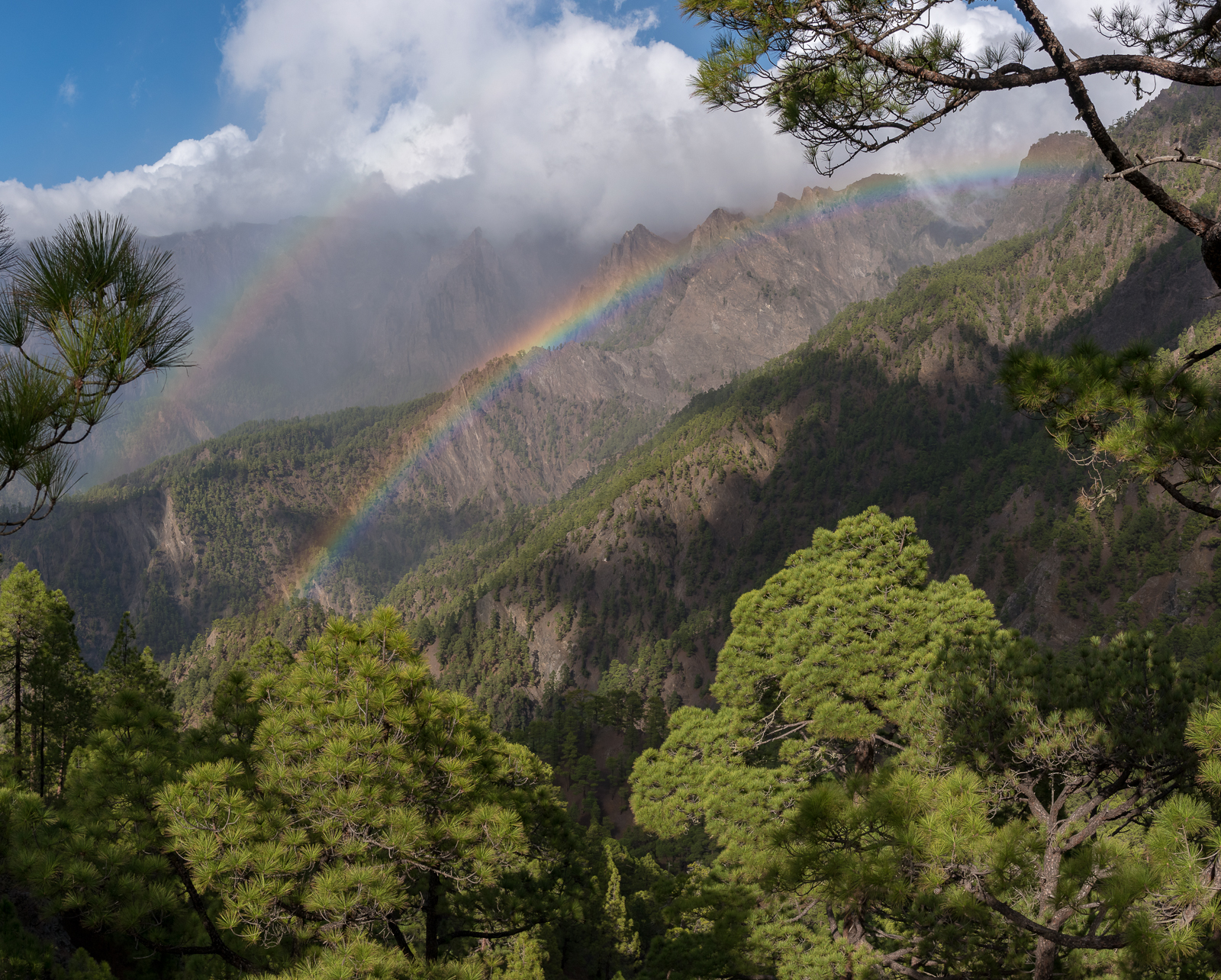 Regenbogen in der Caldera de Taburiente