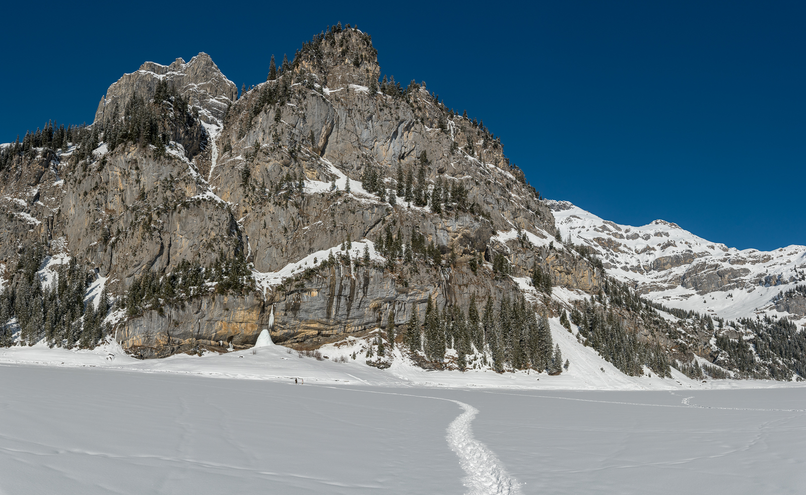 Auf dem Oeschinensee