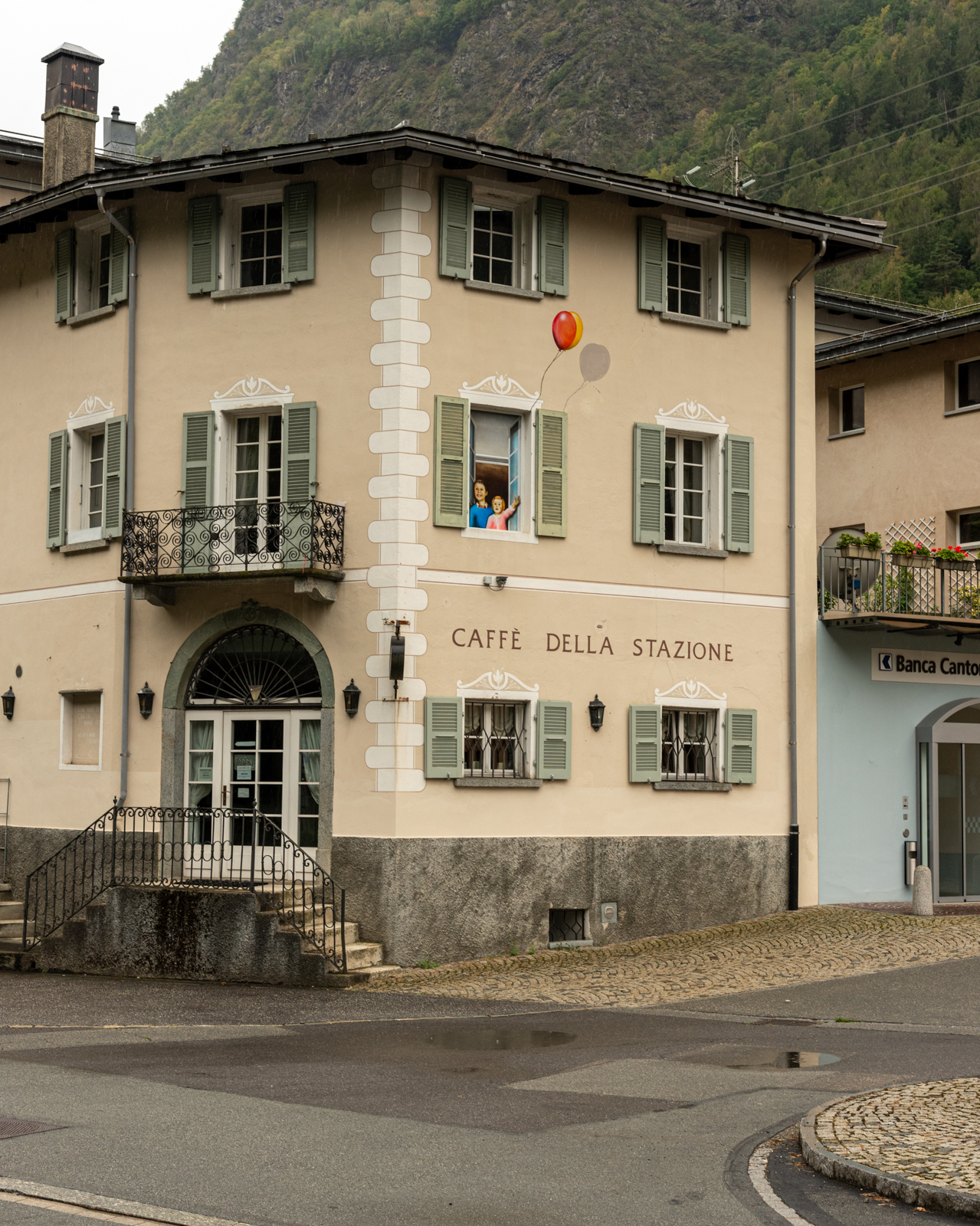 Am Bahnhof von Campocologno